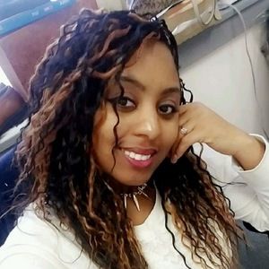 Meet your Posher, Tia